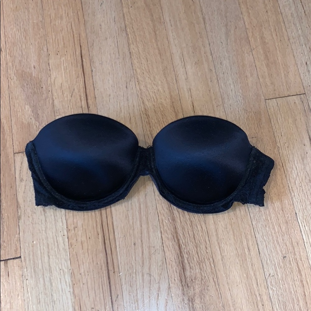 Victoria’s Secret strapless bra